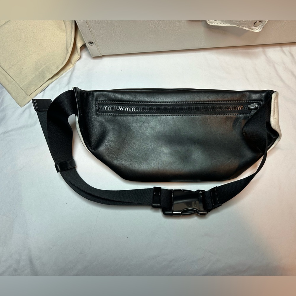 Coach Two-Tone Black and Cream Belt Bag - Picture 4 of 8